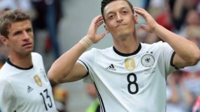 Mesut Ozil convirtió 23 goles y dio más de 30 asistencias en sus 92 partidos disputados con la Selección absoluta de Alemania.
