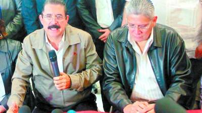 Mel Zelaya y Esdras Amado siempre anduvieron juntos en la campaña política pasada.