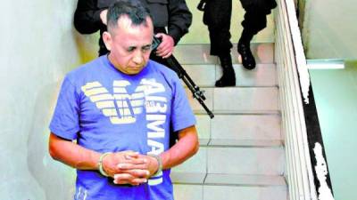 Las autoridades efectúan pruebas de luminol en la vivienda de Rigoberto Zambrano, acusado por la muerte del periodista Herlyn Espinal.