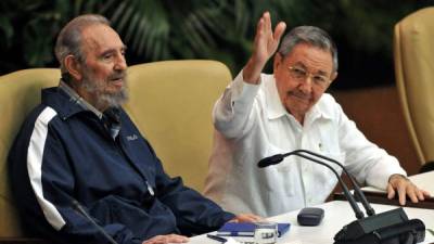 Fidel Castro delegó la presidencia de Cuba a su hermano Raúl.