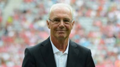 El excapitán alemán Franz Beckenbauer es actualmente uno de los hombres ligados al fútbol con mucha influencia.