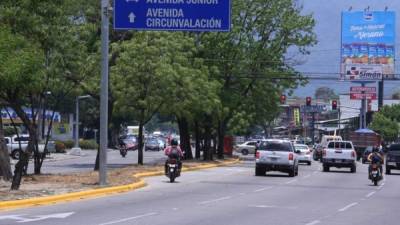 Seguirán construyendo soluciones viales para mejorar la fluidez vehicular, aseguran autoridades.