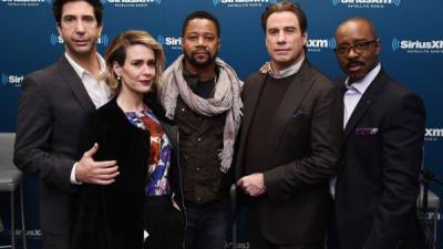 Junto con Cuba Gooding Jr. (centro) actúan David Schwimmer, Sarah Paulson, John Travolta y Courtney B. Vance.