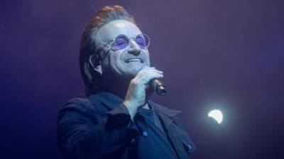 Bono, el líder y cantante del grupo irlandés U2. AFP