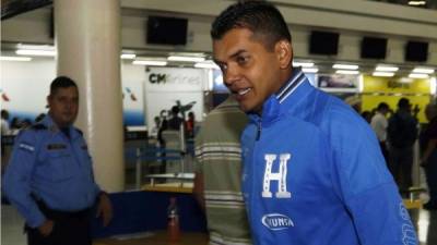 Amado Guevara en el aeropuerto Ramón Villeda Morales de San Pedro Sula. Foto Delmer Martínez