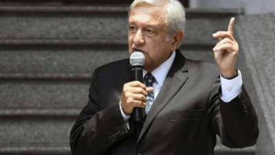 López Obrador aseguró que quienes roban ahora gasolina tendrán dentro de poco un puesto de trabajo por lo que no necesitarán dedicarse a esa actividad criminal.