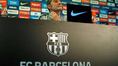 El entrenador del FC Barcelona, Ernesto Valverde, durante la rueda de prensa que ha ofrecido este viernes, tras la firma de renovación de contrato. Foto EFE
