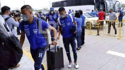 Los jugadores de la Selección de Honduras partieron del aeropuerto Ramón Villeda Morales de San Pedro Sula. Foto Neptalí Romero