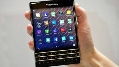Con pantalla de 11,5 cm, el teléfono Passport BlackBerry costará en Estados Unidos 599 dólares.