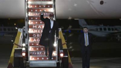 Trump visitará 5 estados este lunes para intentar convencer a los votantes indecisos. AFP.
