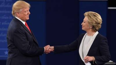 Trump y Hillary durante el segundo debate presidencial. AFP archivo.