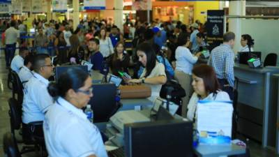 El aeropuerto internacional sampedrano es uno de los más activos de los 12 del país. Foto: Melvin Cubas.