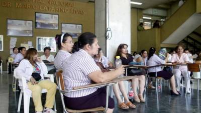 Las enfermeras y los médicos en San Pedro Sula decidieron suspender el paro y empezar a atender hoy a los pacientes del área externa.