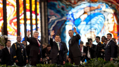 El primer ministro canadiense, Stephen Harper, el mandatario de México, Enrique Peña Nieto y de EUA, Barack Obama.