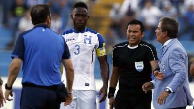 Maynor Figueroa respaldó a Jorge Luis Pinto en la Selección de Honduras. Foto Delmer Martínez