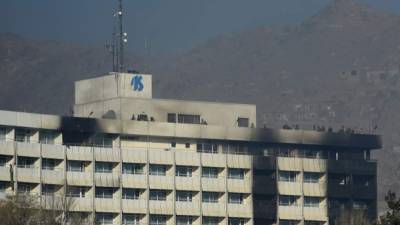 Varias personas escaparon por las ventanas del edificio.