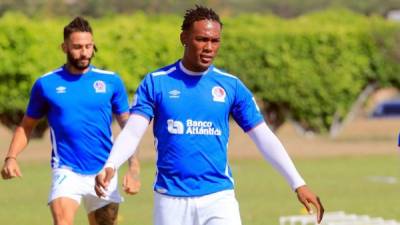 Deybi Flores se mantiene entrenando y trabajando a tope en el Olimpia para volver a ser tomado en cuenta en la Bicolor. Foto Ronald Aceituno