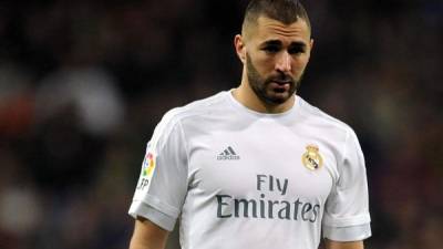 Benzema no viaja a Málaga por molestias en la cadera.