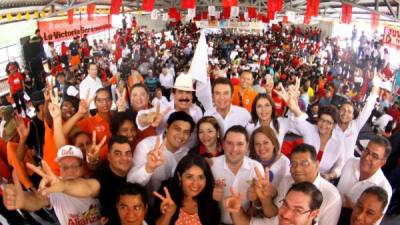 El expresidente Manuel Zelaya afirmó que de ganar la Alianza de Oposición se establecerá inmediatamente 'una Asamblea Nacional Constituyente con el sistema que la gente quiera'.