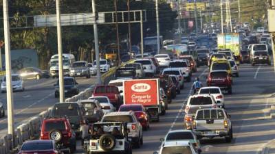 Dueños de más de 10,000 vehículos cayeron en mora por no pagar la matrícula