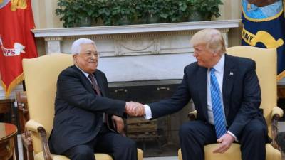Trump recibió al presidente palestino Mahmud Abas en la Casa Blanca.