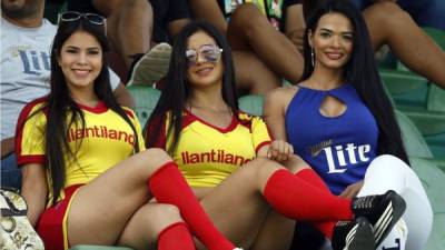 Hermosas chicas han engalanado esta 14 jornada del Torneo Apertura 2018 de la Liga Nacional del fútbol hondureño.