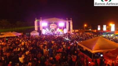 Expocentro estuvo abarrotado de sampedranos que acudieron a bailar merengue.