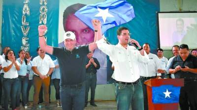 Evento. Ricardo Álvarez, aspirante presidencial nacionalista, junto al aspirante a alcalde de Choloma, Carlos Gustavo Cerón.