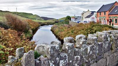 Los arroyos, puentes y colinas del Condado de Clare también cautivaron a otros escritores como Bernard Shaw y Dylan Thomas.