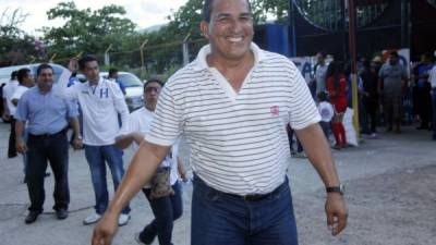 Porfirio Betancourt es apoyado por exmundialistas para que llegue a la Fenafuth.
