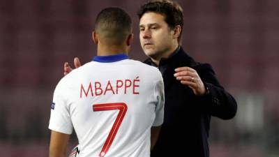 Mauricio Pochettino se deshizó en elogios para Kylian Mbappé, figura en la victoria en Barcelona. Foto EFE