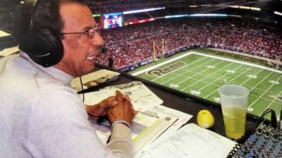 El ceibeño Marco García lleva más de 30 años siendo la voz en español de los Saints de la NFL.