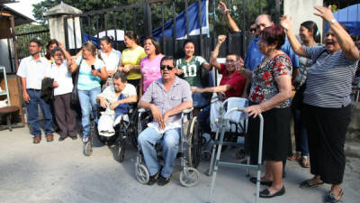 Los pacientes no pueden estar más de dos días sin dializarse porque su organismo se contamina.