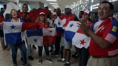 Los aficionados panameños dieron un recibimiento hostil a la Selección de Honduras. Foto Juan Salgado/Enviado Especial