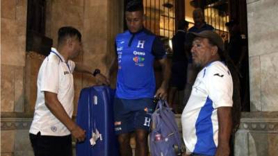 Bryan Acosta se quedó en el banco de suplentes en el primer partido contra Australia. Foto Juan Salgado