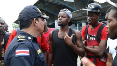 Los migrantes continúan su ruta hacia Costa Rica desde donde buscan llegar a territorio mexicano./Twitter.