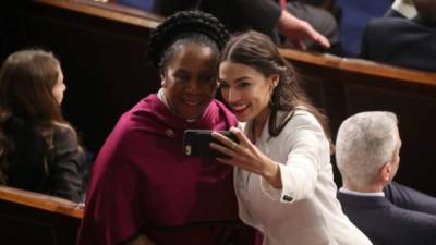 El 116º Congreso de Estados Unidos arrancó hoy como el más diverso de la historia, con números récord de mujeres y latinos entre los legisladores, y con la entrada de las primeras mujeres musulmanas y nativo americanas como miembros de la Cámara de Representantes, entre otros hitos.