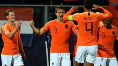 Holanda venció a Inglaterra con remontada incluida.