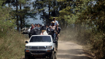 Los dueños de los carros que prestan el servicio los esperan en La Primavera. Los dejan en el barrio Guamilito o Paz Barahona.