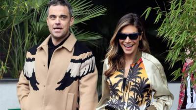 Robbie Williams y su esposa Ayda Field