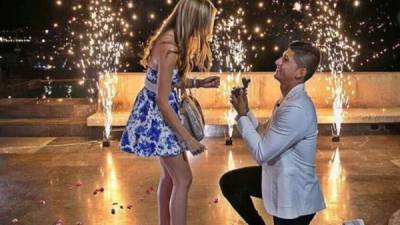 El día que Alan Pulido le propuso matrimonio a Ileana Salas.