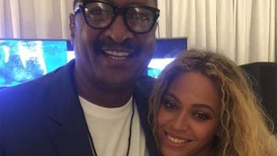 Beyoncé con su padre Mathew Knowles