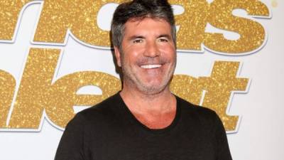 Simon Cowell fue sometido a una cirugía de espalda tras caer de una bicicleta eléctrica en su casa en Malibú, en California.