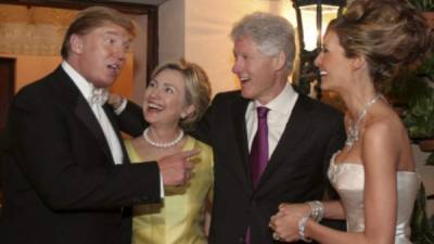 Los Clinton fueron invitados a la boda del magnate con la modelo Melania.