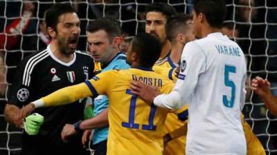 El árbitro inglés Michael Oliver ha estado en el ojo del huracán tras su trabajo en el Real Madrid - Juventus.