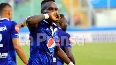 Rubilio Castillo fue la figura del partido con un doblete contra el Marathón.