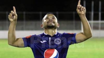 Un solitario gol de Omar Elvir dio la victoria al Motagua sobre la UPN. Foto Ronald Aceituno