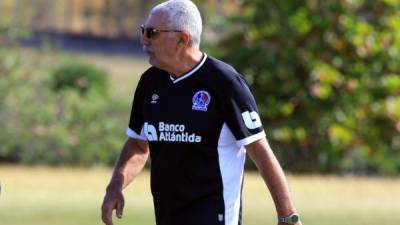 Manuel Keosseián en el entrenamiento de este viernes del Olimpia. Foto Ronald Aceituno