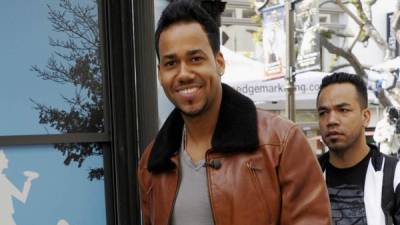 Romeo Santos stops to chat with Mario Lopez on 'Extra!' at The Grove in Los Angeles, California<P>Pictured: Romeo Santos<P><B>Ref: SPL366172 290212 </B><BR/>Picture by: Suntzulynn for LE / Splash News<BR/></P><P><B>Splash News and Pictures</B><BR/>Los Angeles: 310-821-2666<BR/>New York: 212-619-2666<BR/>London: 870-934-2666<BR/>photodesk@splashnews.com<BR/></P>