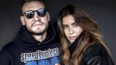 El delantero danés Nicklas Bendtner ha causado revuelo en su país luego de la compra que se realizó en medio de la pandemia del coronavirus. El jugador inclusive ha sido señalado por su bella esposa ya que actualmente está sin trabajo.